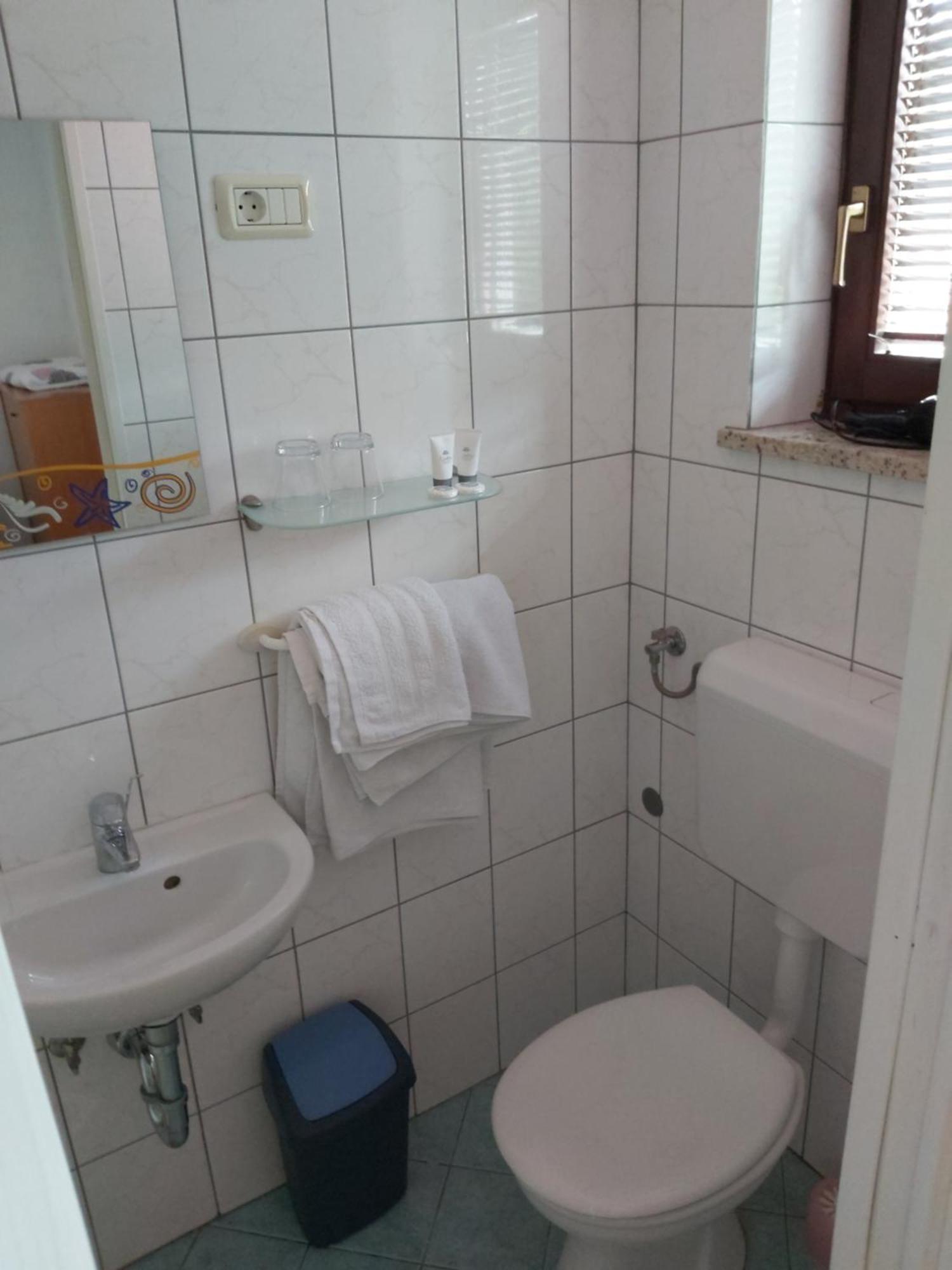 Rooms Zagon โพสโตยนา ภายนอก รูปภาพ
