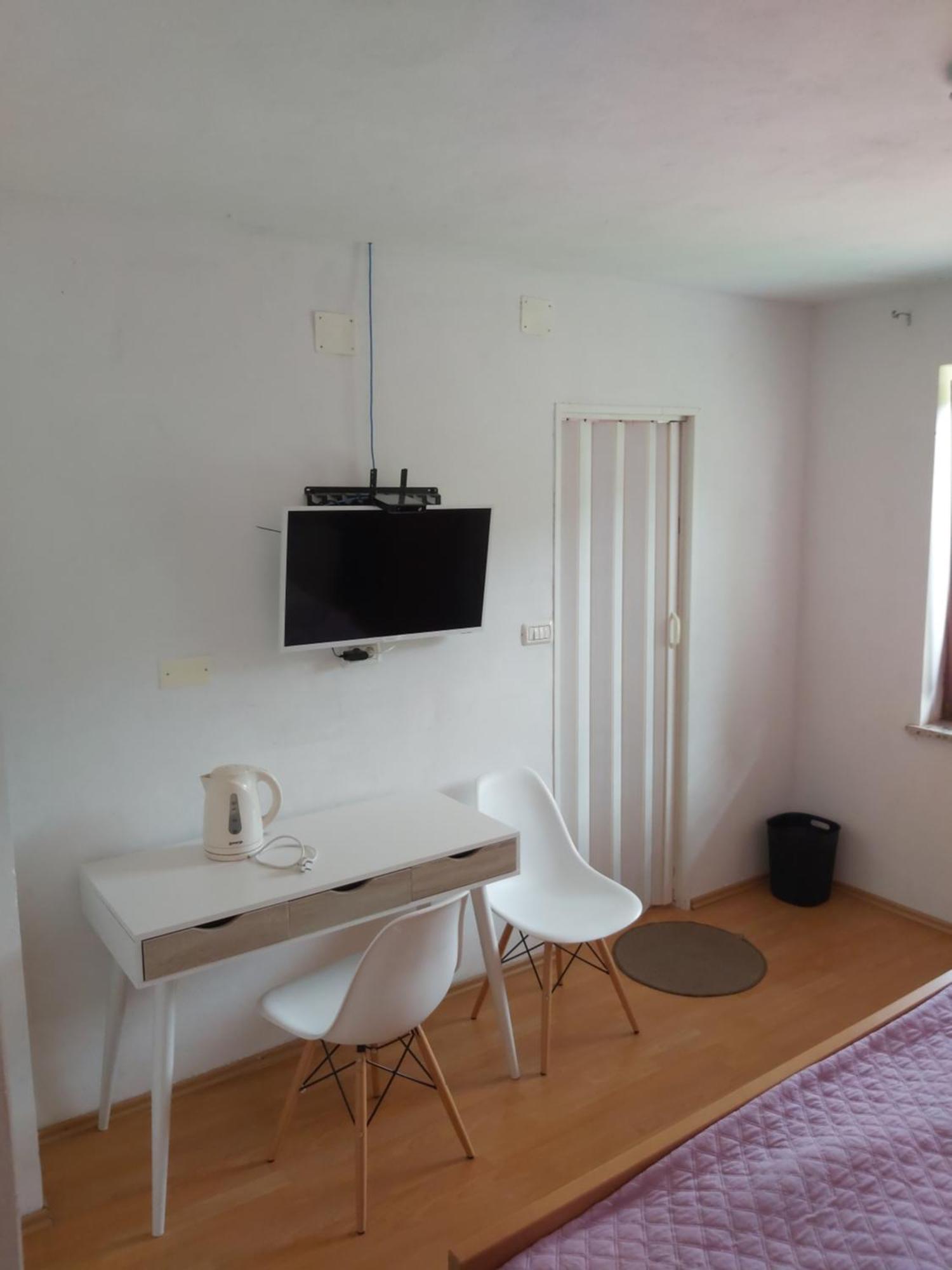 Rooms Zagon โพสโตยนา ภายนอก รูปภาพ