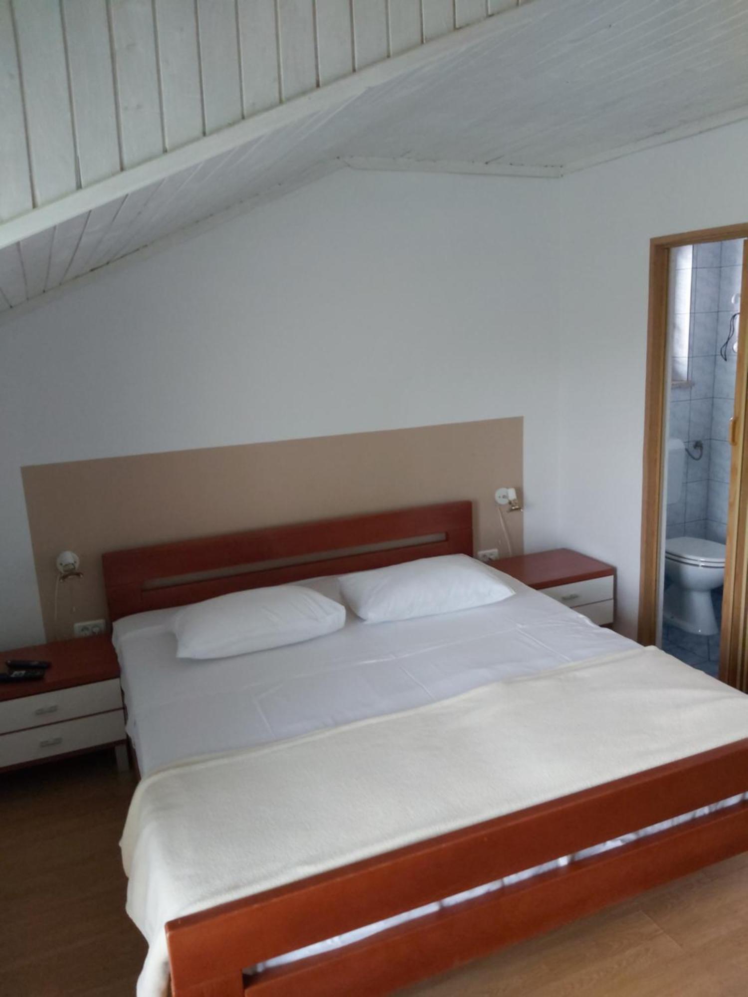 Rooms Zagon โพสโตยนา ภายนอก รูปภาพ
